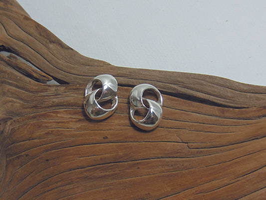 Nice chunky, sterling silver studs which are 17mm long and 12mm wide. 925 Silver Canterbury