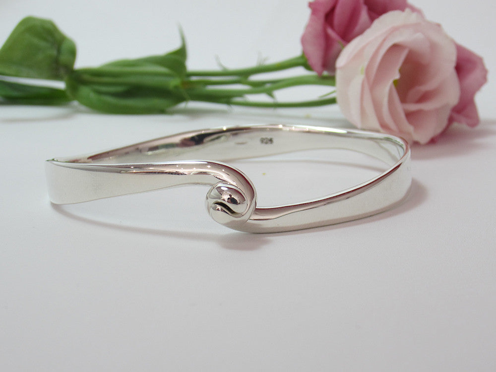 sterling silver curled clasp bangle simplicity organic 925 canterbury