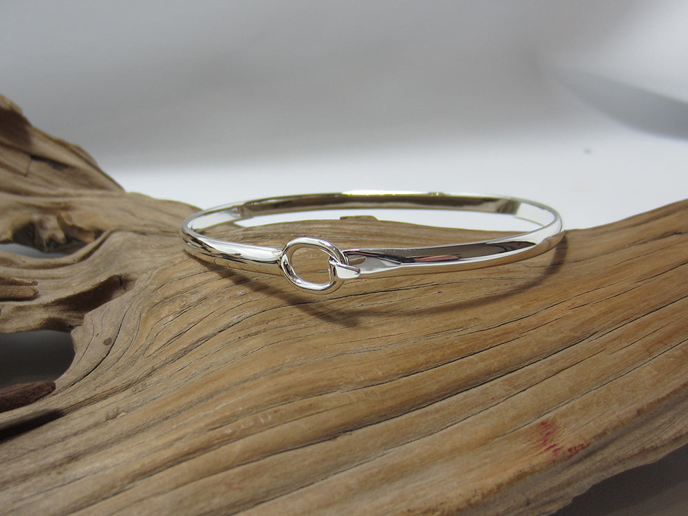 Fine hook sterling silver bangle 925 Canterbury