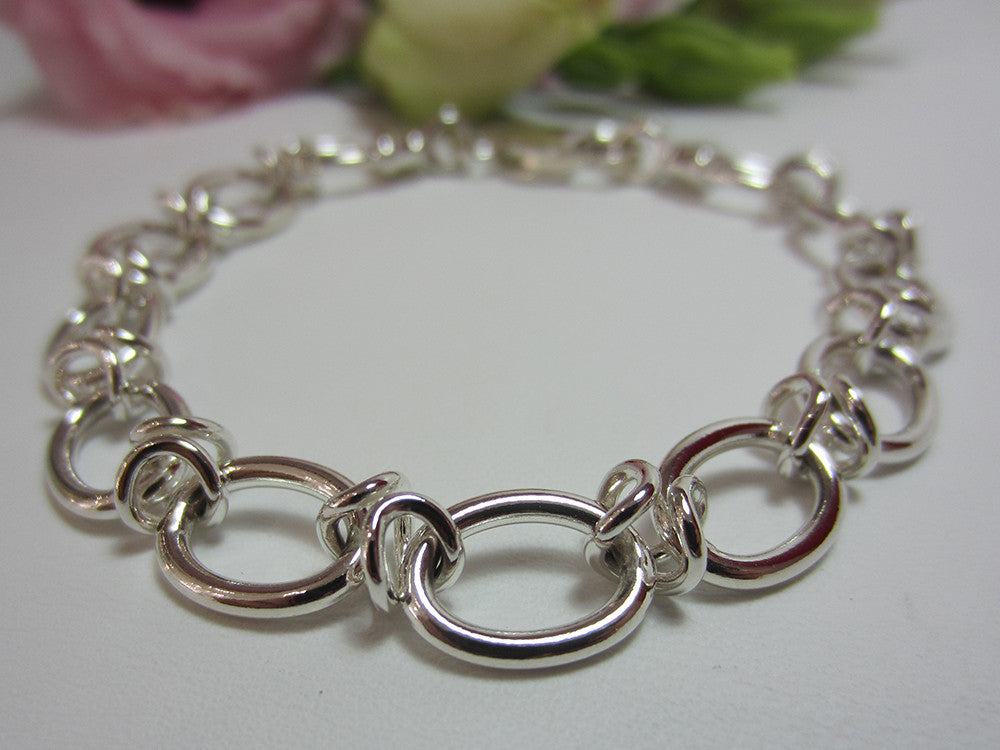 oval link bracelet